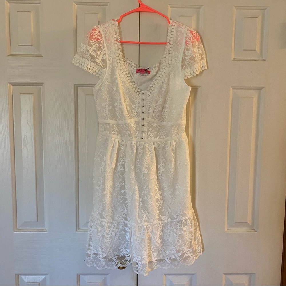 Betsey Johnson white lace dress, size L, NWT
